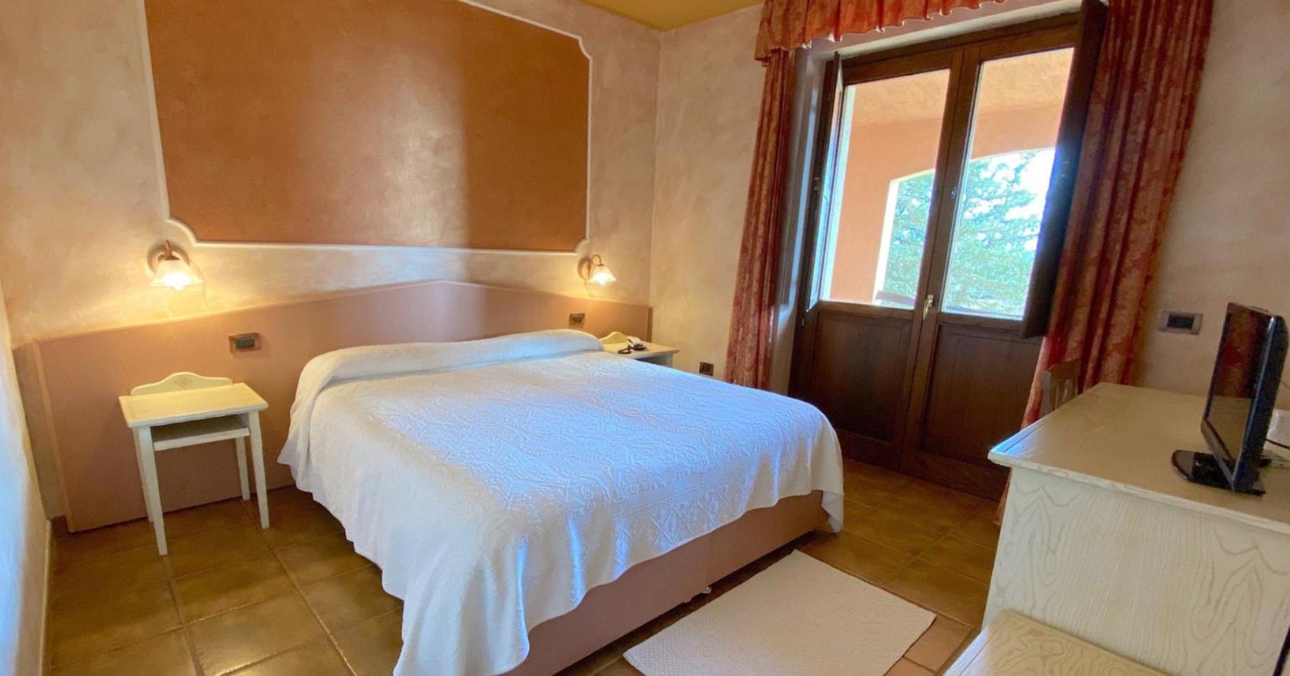 Hotel I Ginepri 콰르투치우 외부 사진