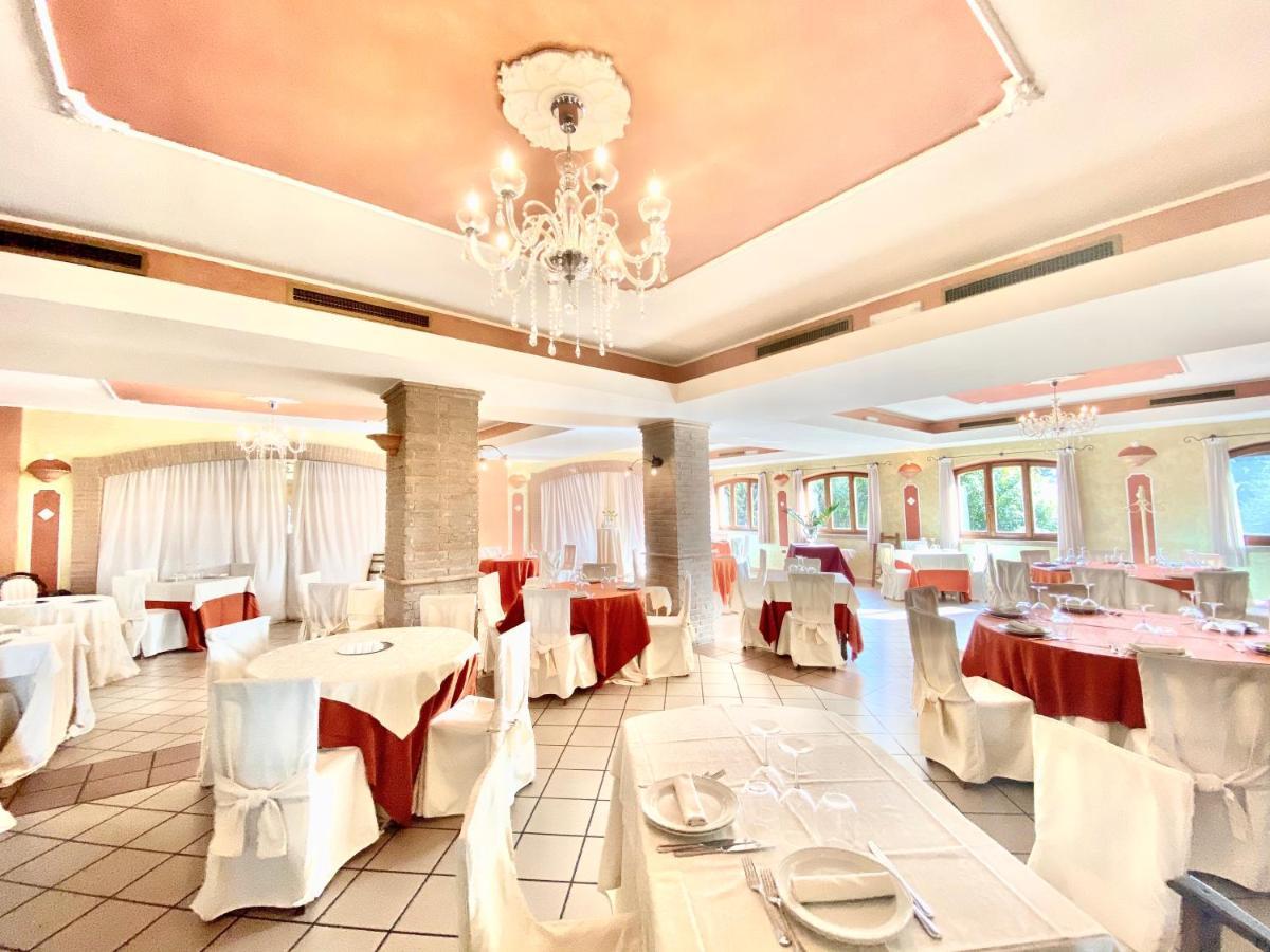 Hotel I Ginepri 콰르투치우 외부 사진